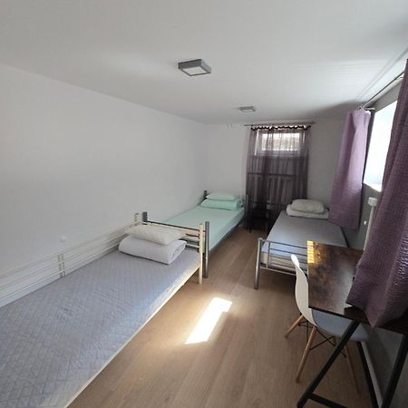 ורשה Rooms4Rest Wiertnicza - Private Rooms For Tourists - Atr Consulting Sp, Z O,O, מראה חיצוני תמונה