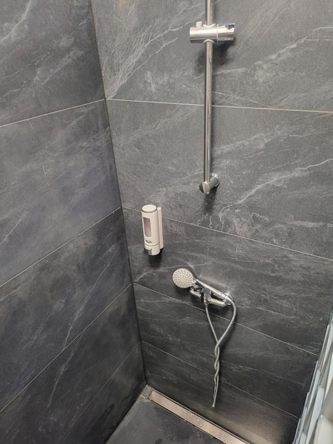 ורשה Rooms4Rest Wiertnicza - Private Rooms For Tourists - Atr Consulting Sp, Z O,O, מראה חיצוני תמונה