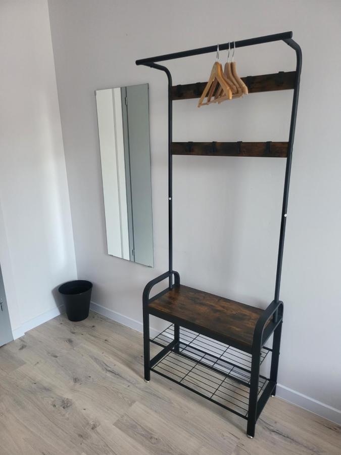 ורשה Rooms4Rest Wiertnicza - Private Rooms For Tourists - Atr Consulting Sp, Z O,O, מראה חיצוני תמונה