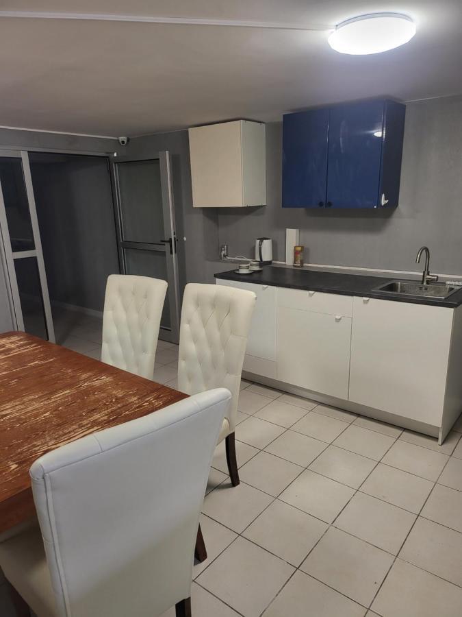 ורשה Rooms4Rest Wiertnicza - Private Rooms For Tourists - Atr Consulting Sp, Z O,O, מראה חיצוני תמונה