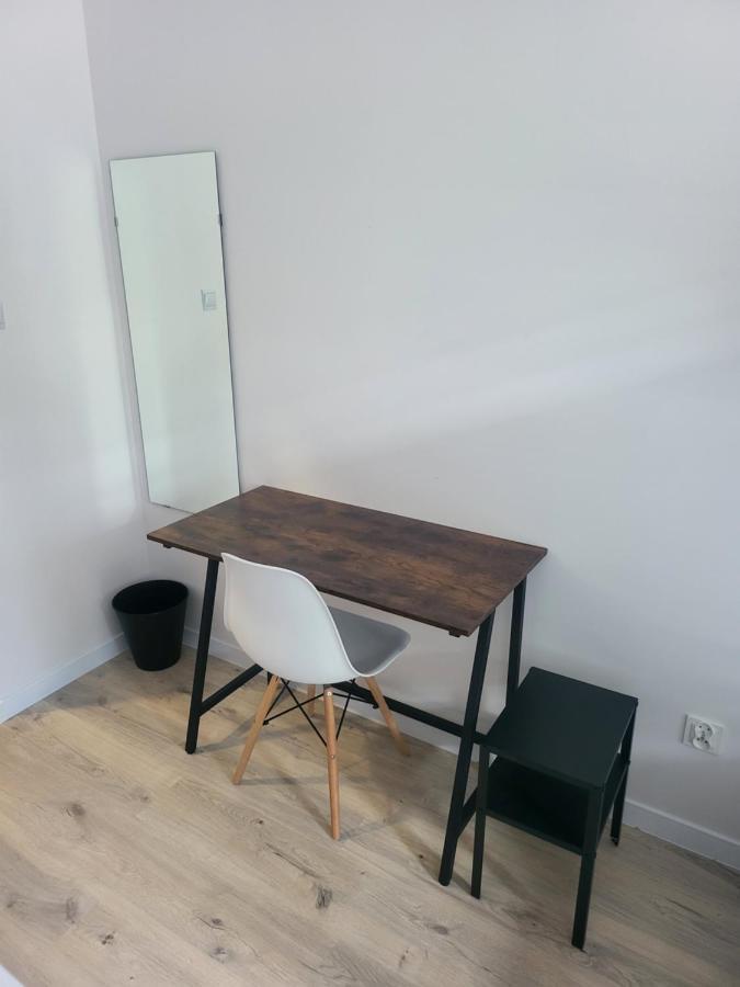 ורשה Rooms4Rest Wiertnicza - Private Rooms For Tourists - Atr Consulting Sp, Z O,O, מראה חיצוני תמונה