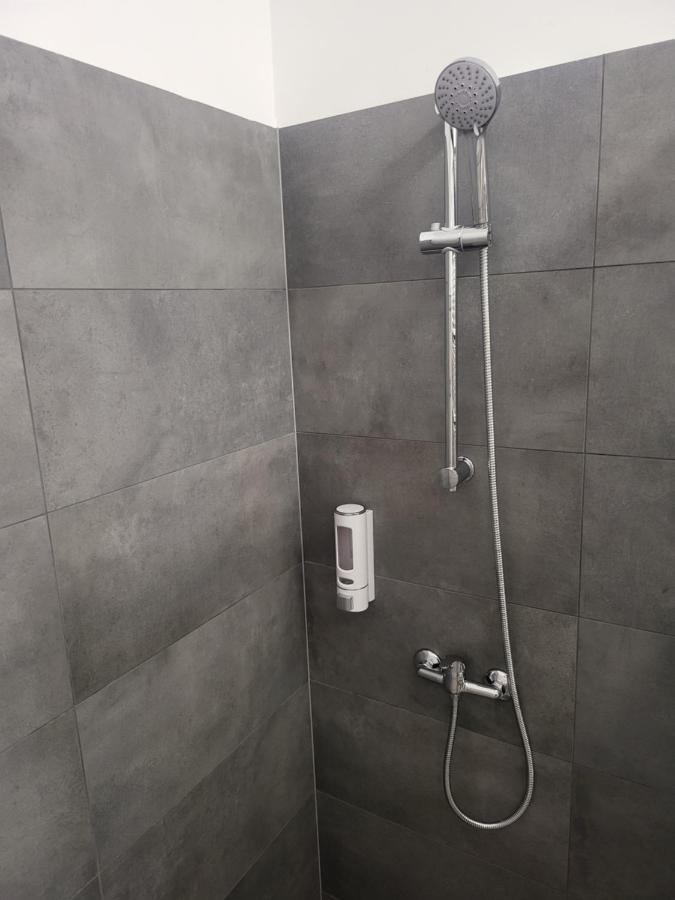 ורשה Rooms4Rest Wiertnicza - Private Rooms For Tourists - Atr Consulting Sp, Z O,O, מראה חיצוני תמונה