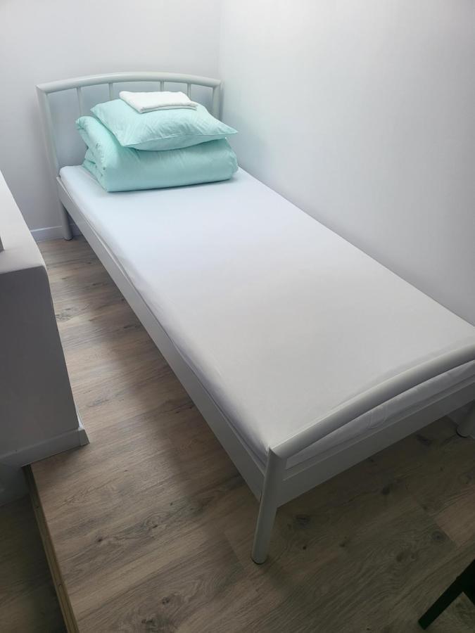ורשה Rooms4Rest Wiertnicza - Private Rooms For Tourists - Atr Consulting Sp, Z O,O, מראה חיצוני תמונה